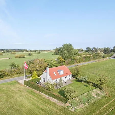 3 Bedroom Gorgeous In Prázdninový dům