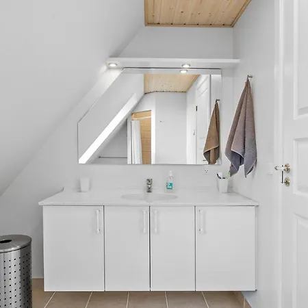 3 Bedroom Gorgeous In Prázdninový dům